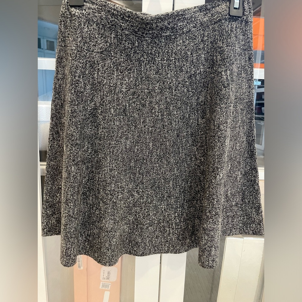 Skirt, in very like new condition
